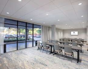 Spacious meeting room at Doubletree By Hilton Houston Medical Center Hotel & Suites.