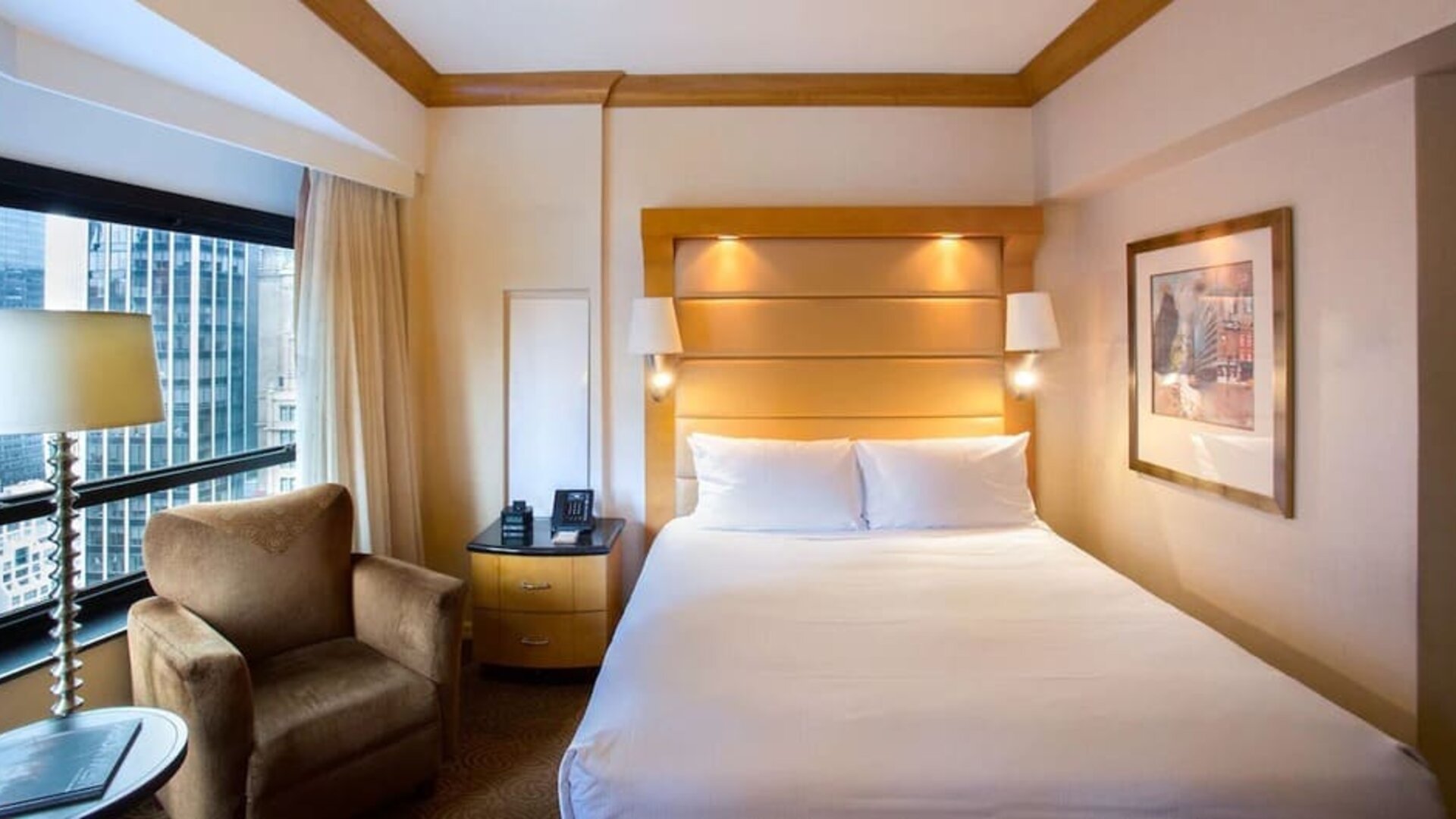 King bed at New York Hilton Midtown.