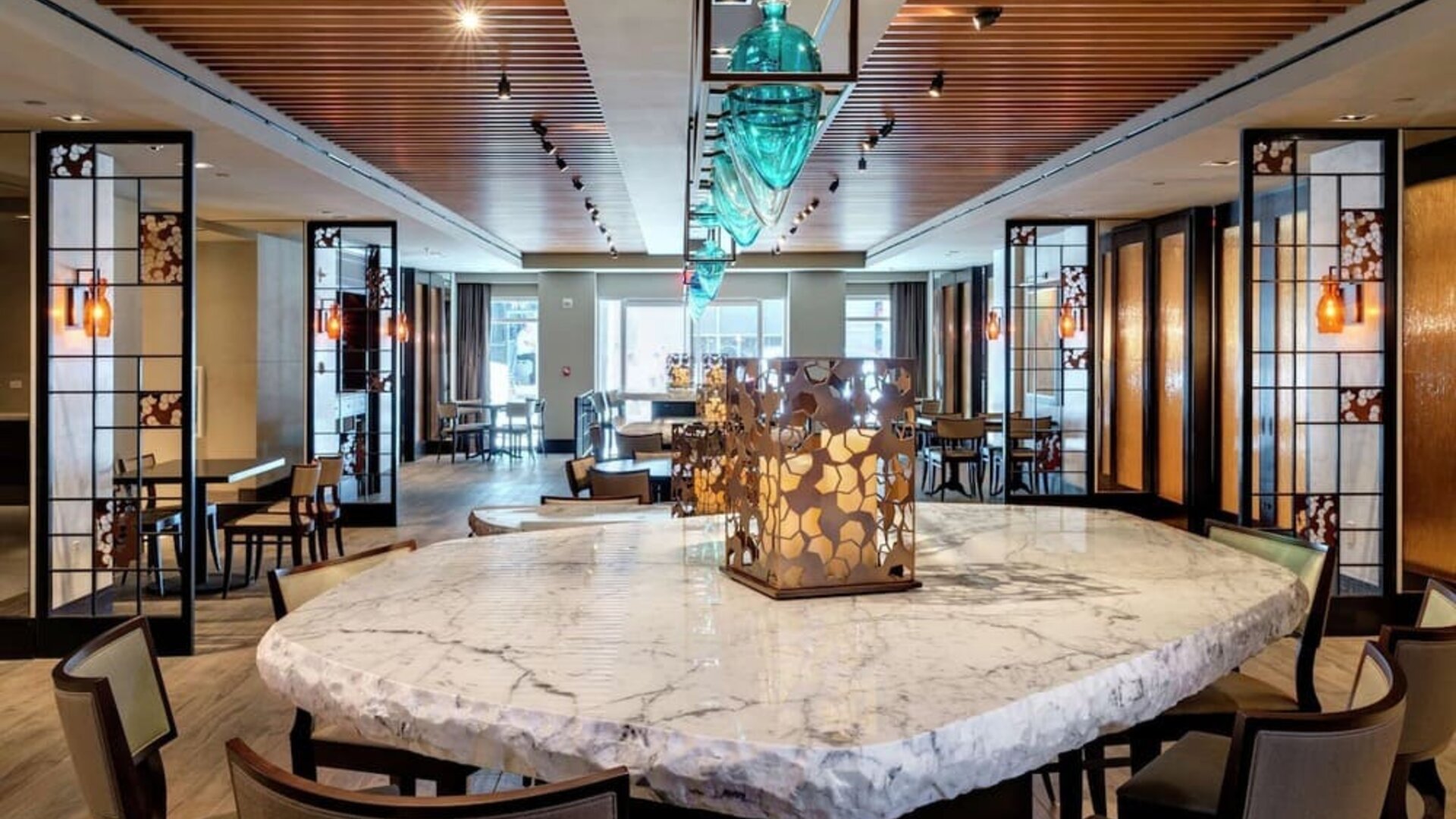 Dining area at New York Hilton Midtown..