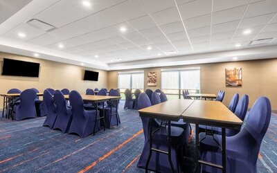 Professional meeting room at Hampton Inn & Suites Benton Harbor.