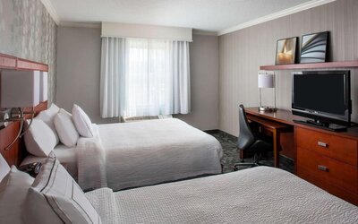 Bright and spacious day use twin room with work desk and private bathroom at Sonesta Select Boston Lowell Chelmsford.