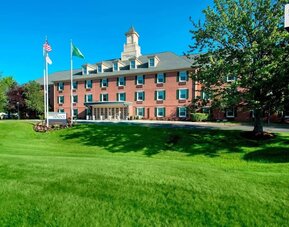 Exterior of Sonesta Select Boston Danvers.