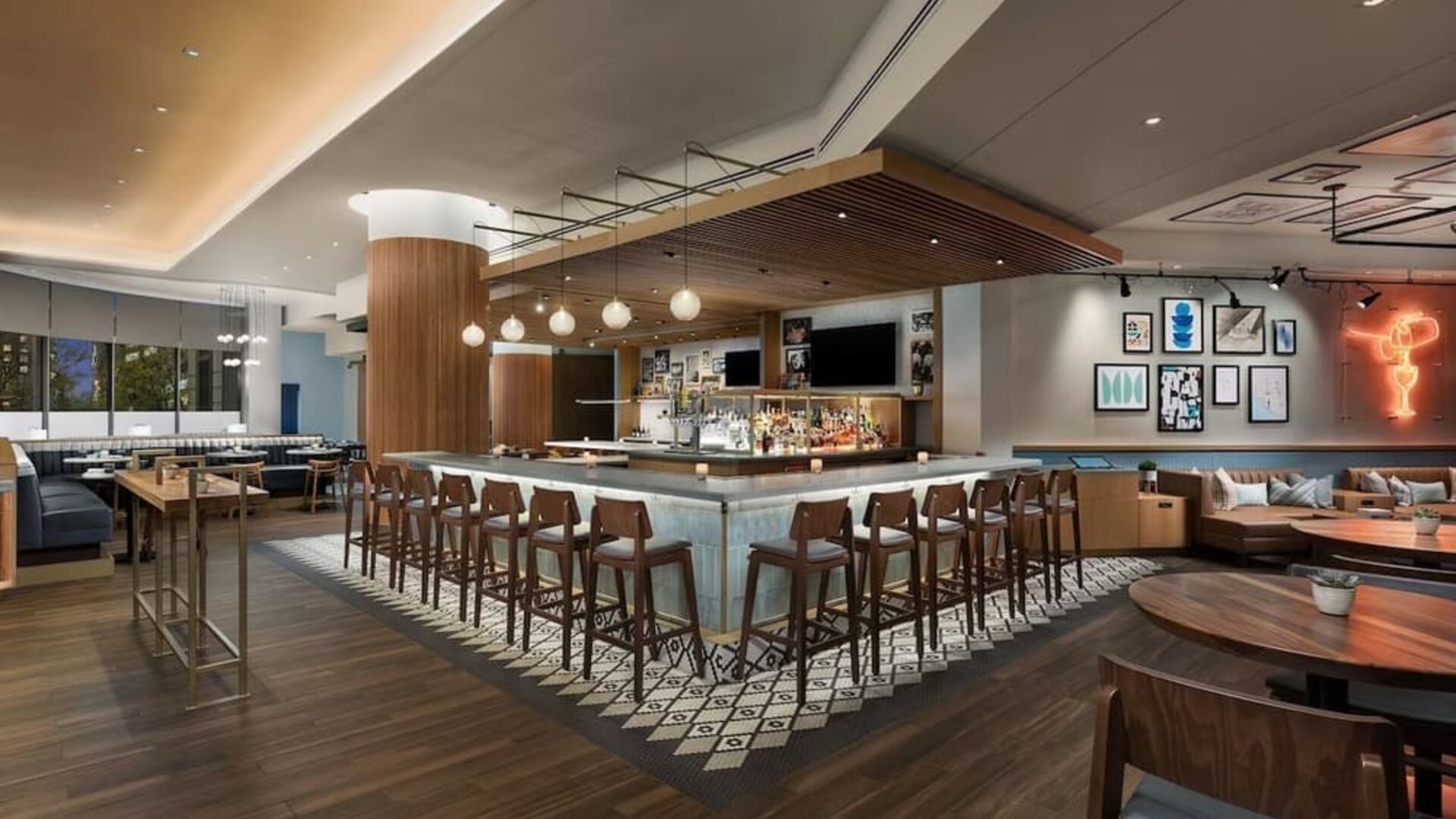 Hotel bar at The Westin Arlington Gateway.