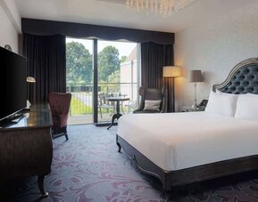 King room with TV at Hilton London Syon Park.