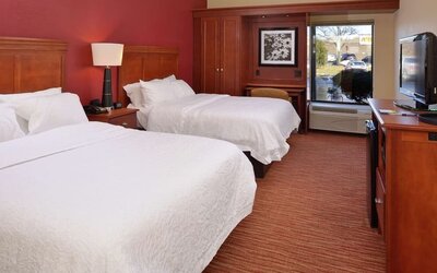 Day use twin room with work desk at Hampton Inn Columbus-East. 