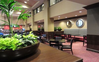 Dining area perfect for coworking at Embassy Suites By Hilton St. Louis Downtown.
