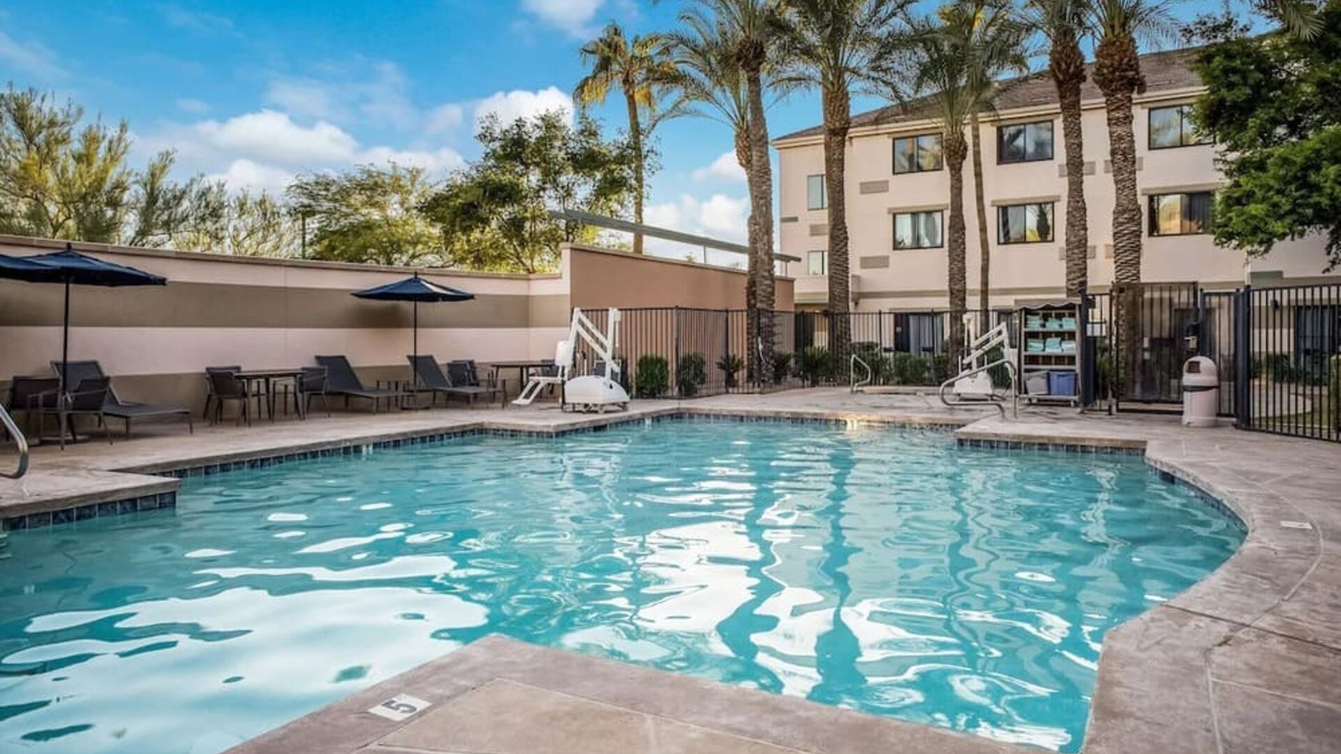 Stunning outdoor pool at Sonesta Select Phoenix Chandler.