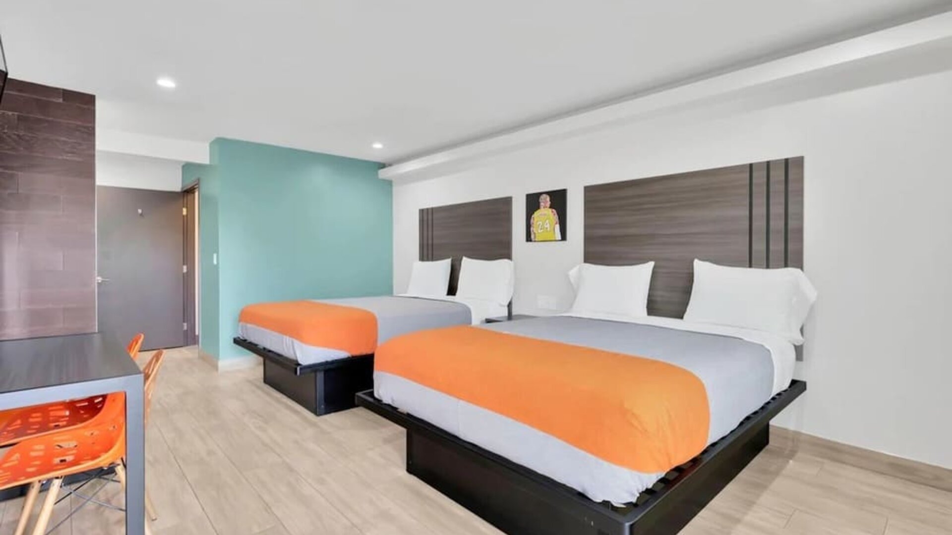 Day use room with TV at Exclusivo Inn & Suites. 