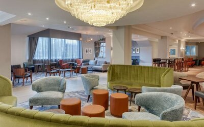 Lobby and lounge at DoubleTree By Hilton London Elstree.