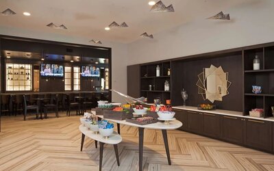 Dining room at Homewood Suites By Hilton Los Angeles International Airport.