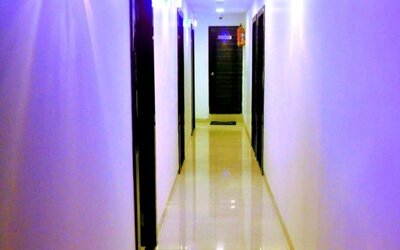 Hotel hallway at THE BEST HOTEL MUMBAI.
