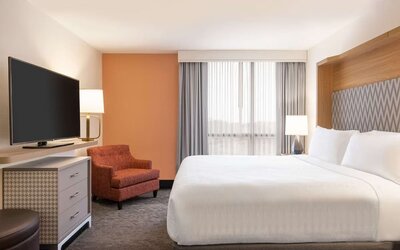 King room at DoubleTree By Hilton Fort Worth South.