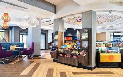 Snack bar at Tru By Hilton Ft. Lauderdale Airport.