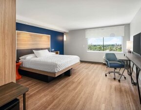 King room with work desk at Tru By Hilton Ft. Lauderdale Airport.