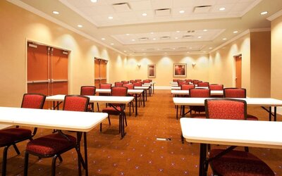Professional meeting room at Holiday Inn Aurora North- Naperville.