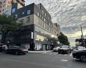 Exterior view of Regal Inn & Suites New York.