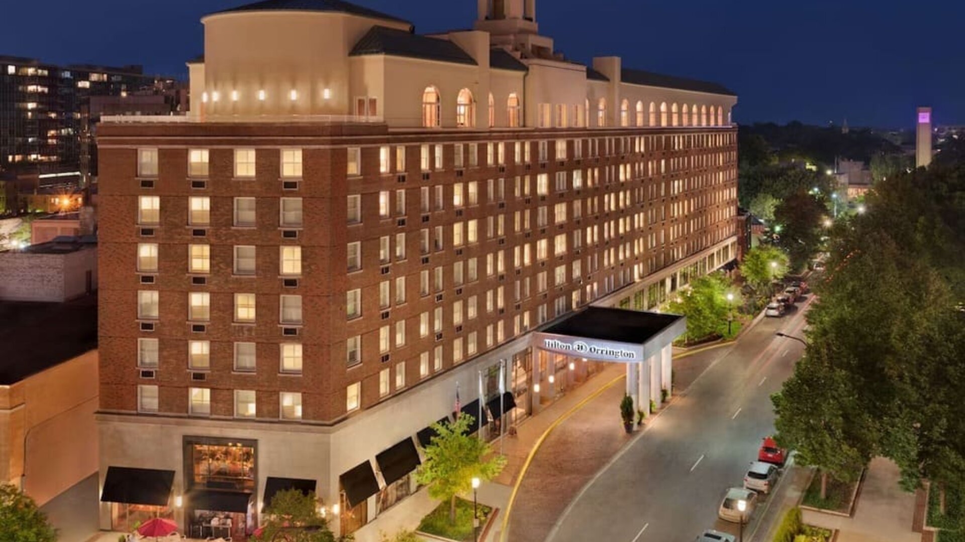 Exterior view of Hilton Orrington/Evanston.