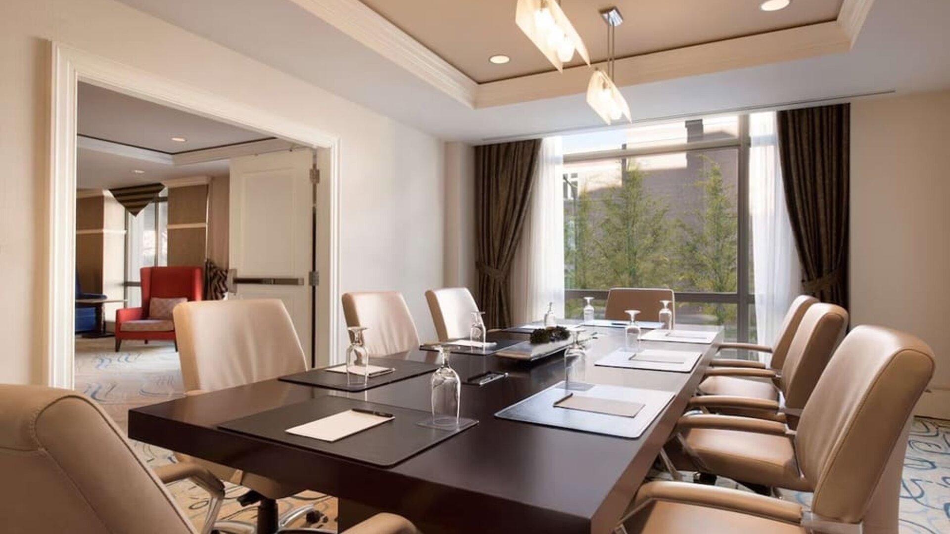 Professional meeting room at Hilton Orrington/Evanston.