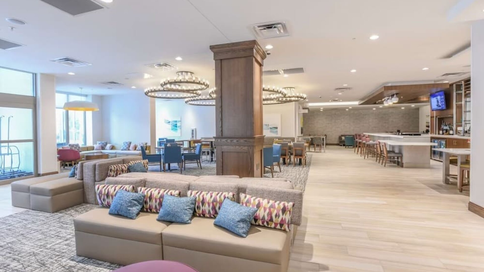 Lobby lounge at Hilton Garden Inn Cincinnati Midtown.