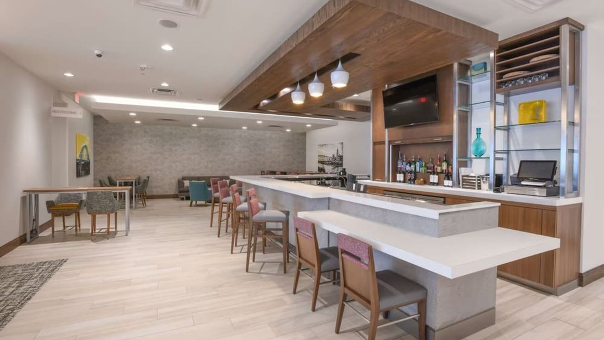 On-site bar with lounge area at Hilton Garden Inn Cincinnati Midtown.