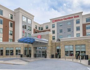 Entrance at Hilton Garden Inn Cincinnati Midtown.