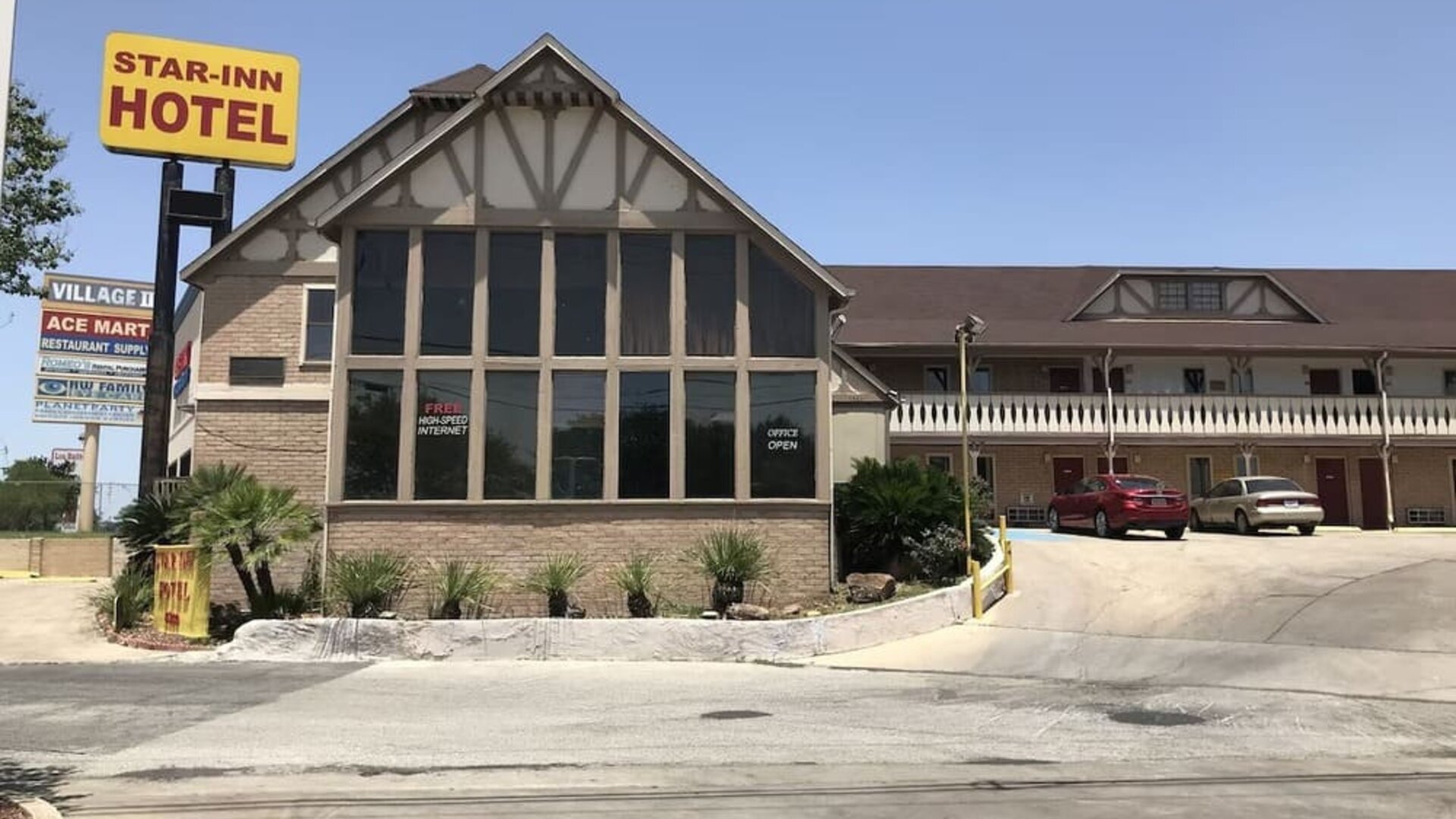 Hotel exterior at Star Inn Hotel Sea World.