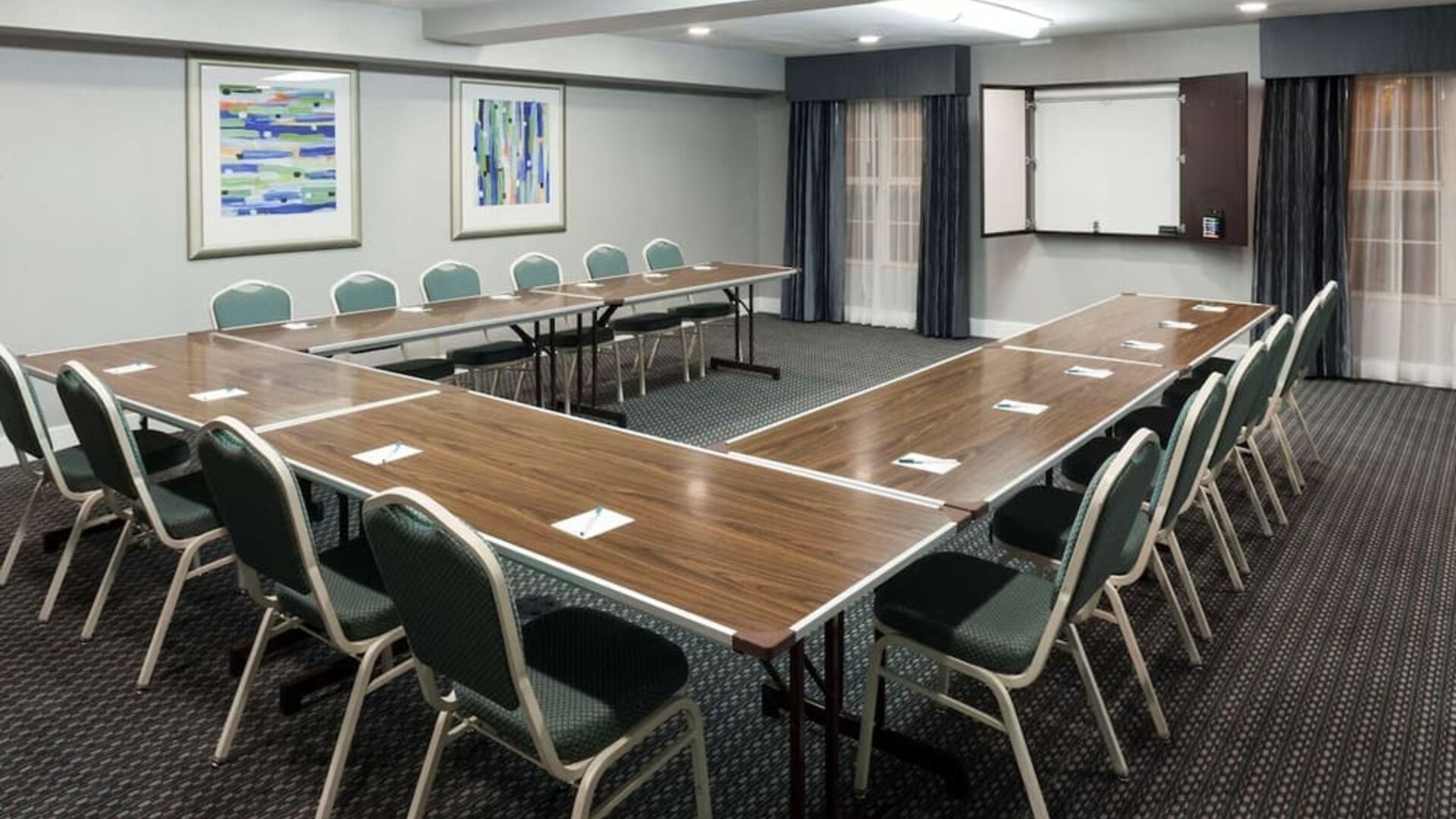 Professional meeting room at Homewood Suites By Hilton San Jose Airport-Silicon Valley.