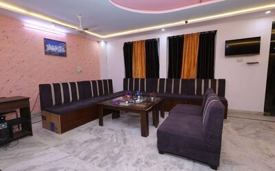 Lobby seating at Hotel NoVo Agra.