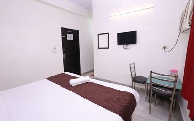 King room at Hotel NoVo Agra.