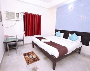 King room at Hotel NoVo Agra.