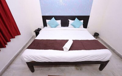 King room at Hotel NoVo Agra.