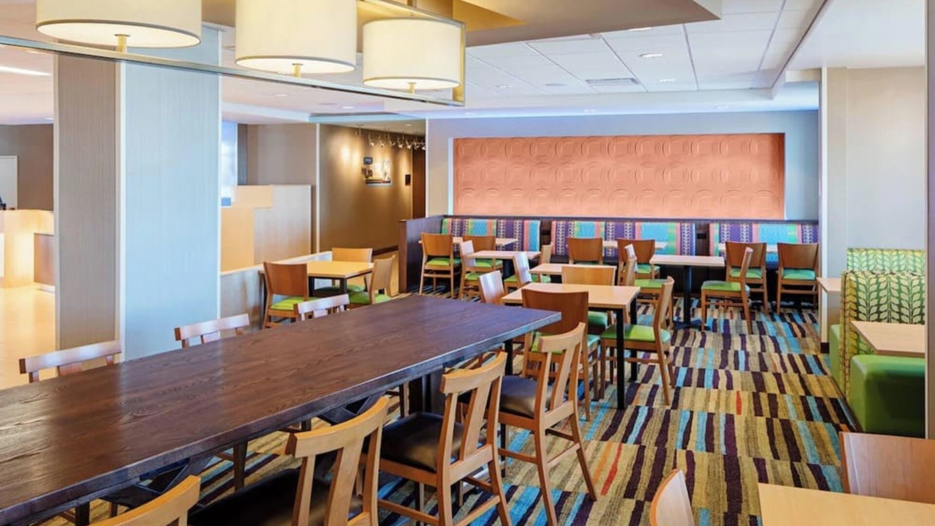 Coworking and lounge at Fairfield Inn & Suites By Marriott North Bergen.