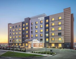 Parking and hotel exterior at Fairfield Inn & Suites By Marriott North Bergen.