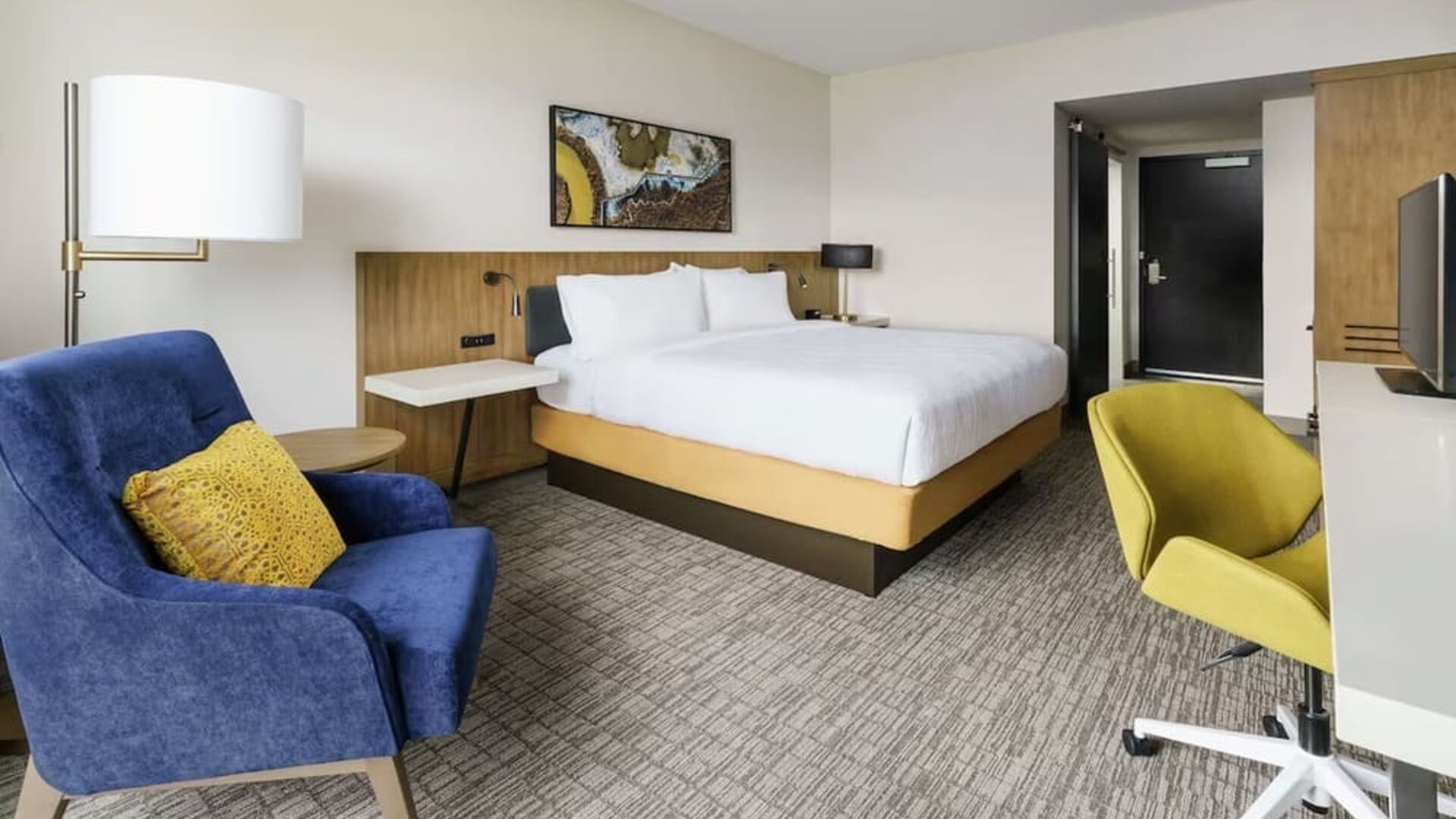 Standard room with work desk at Hilton Garden Inn Sunnyvale.