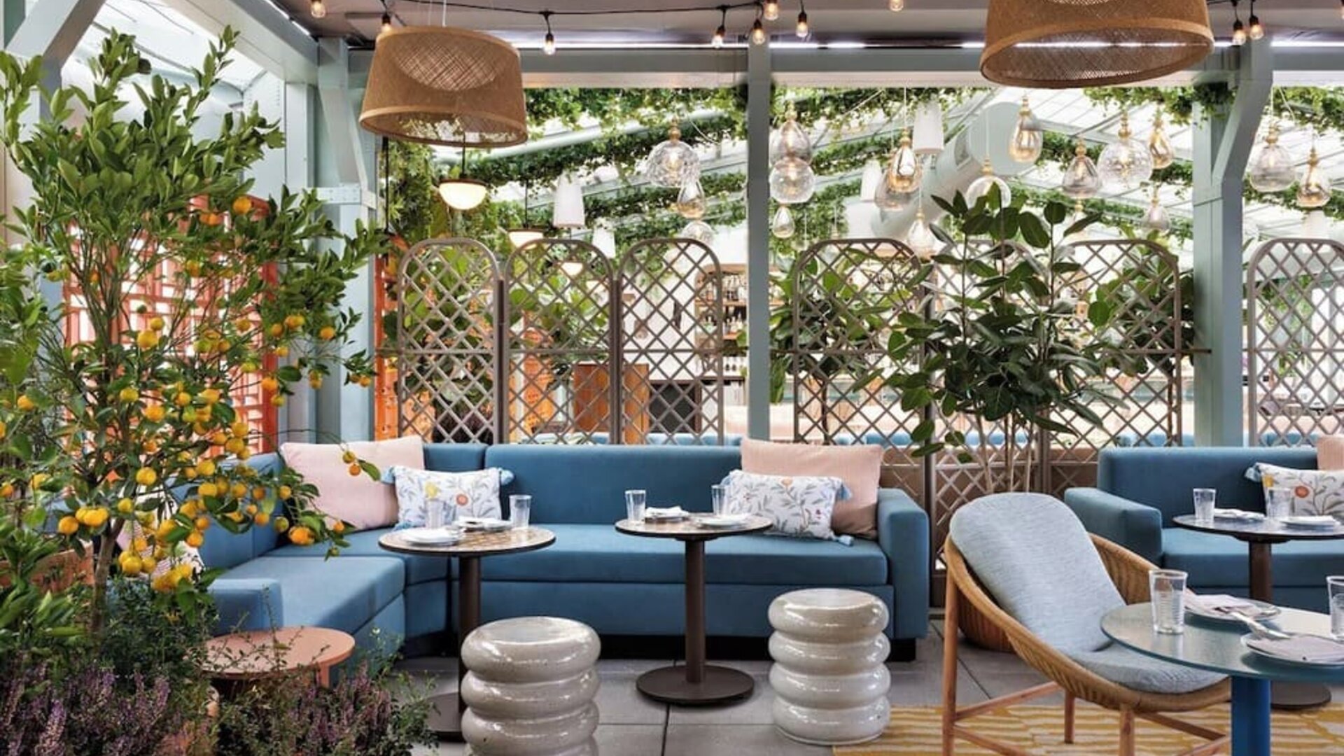 Dining area at Kimpton Theta New York - Times Square.