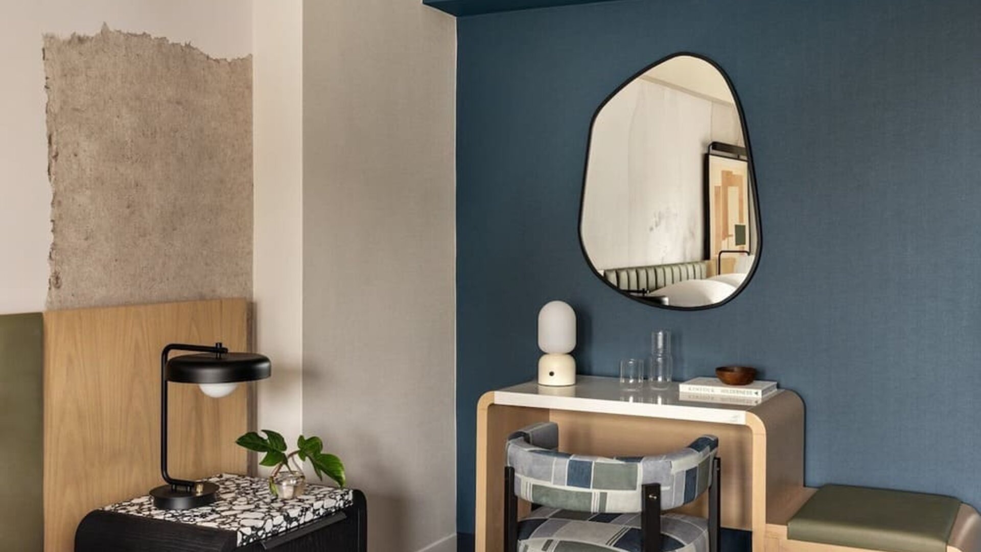 Day use room's workspace at Kimpton Theta New York - Times Square.