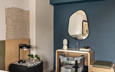 Day use room's workspace at Kimpton Theta New York - Times Square.