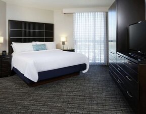 Day use room with private bathroom at Embassy Suites By Hilton Los Angeles-Intl Airport North.