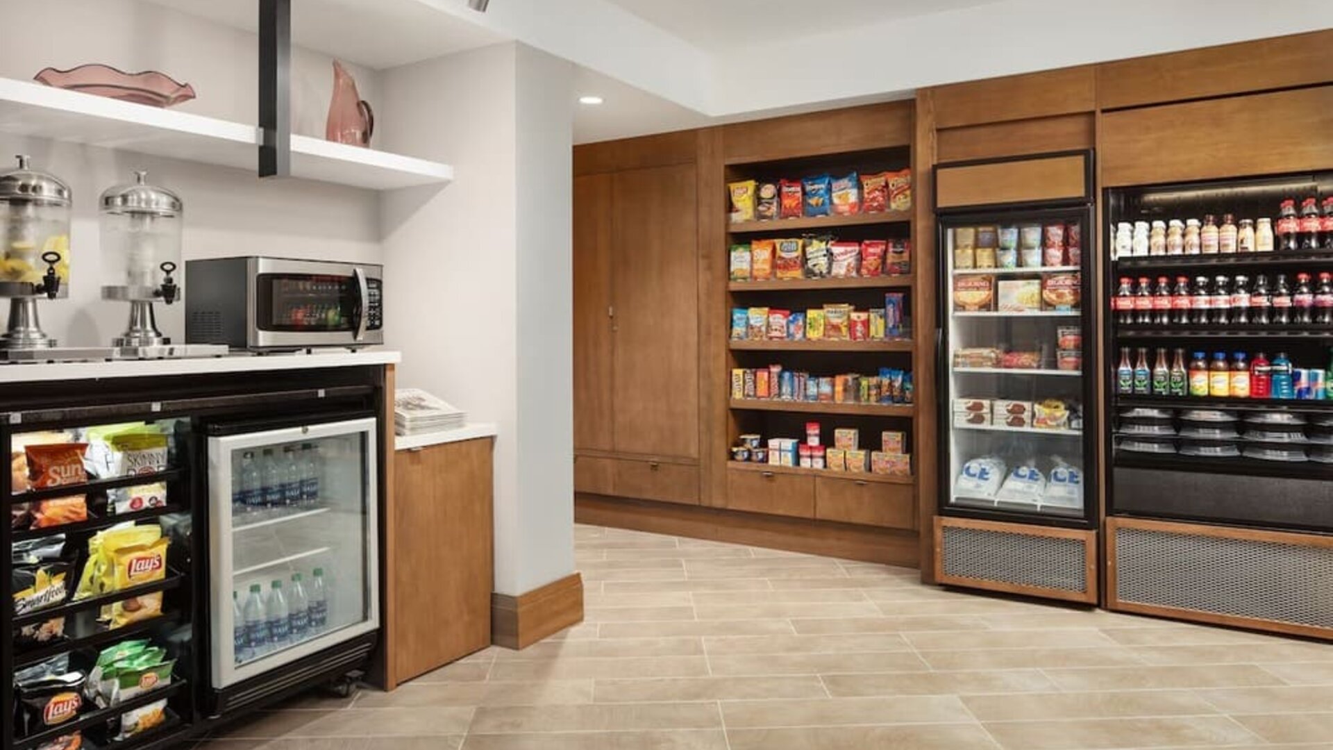 Convenience store at Crowne Plaza Dallas Market Ctr - Love Field.