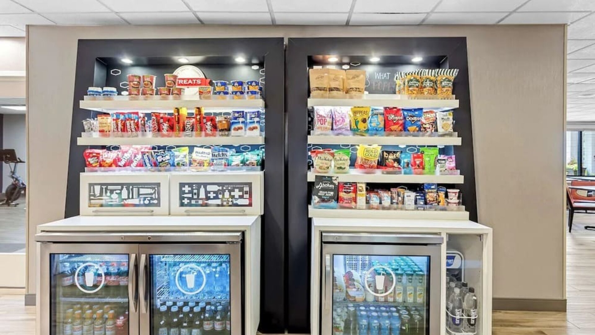 Convenience store at Hampton Inn Chicago/Naperville.