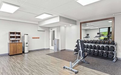 Well equipped fitness center at Hampton Inn Chicago/Naperville.