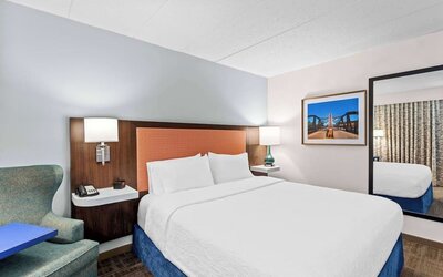 Day use room at Hampton Inn Chicago/Naperville.