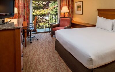 King room with TV at DoubleTree By Hilton Seattle Airport.