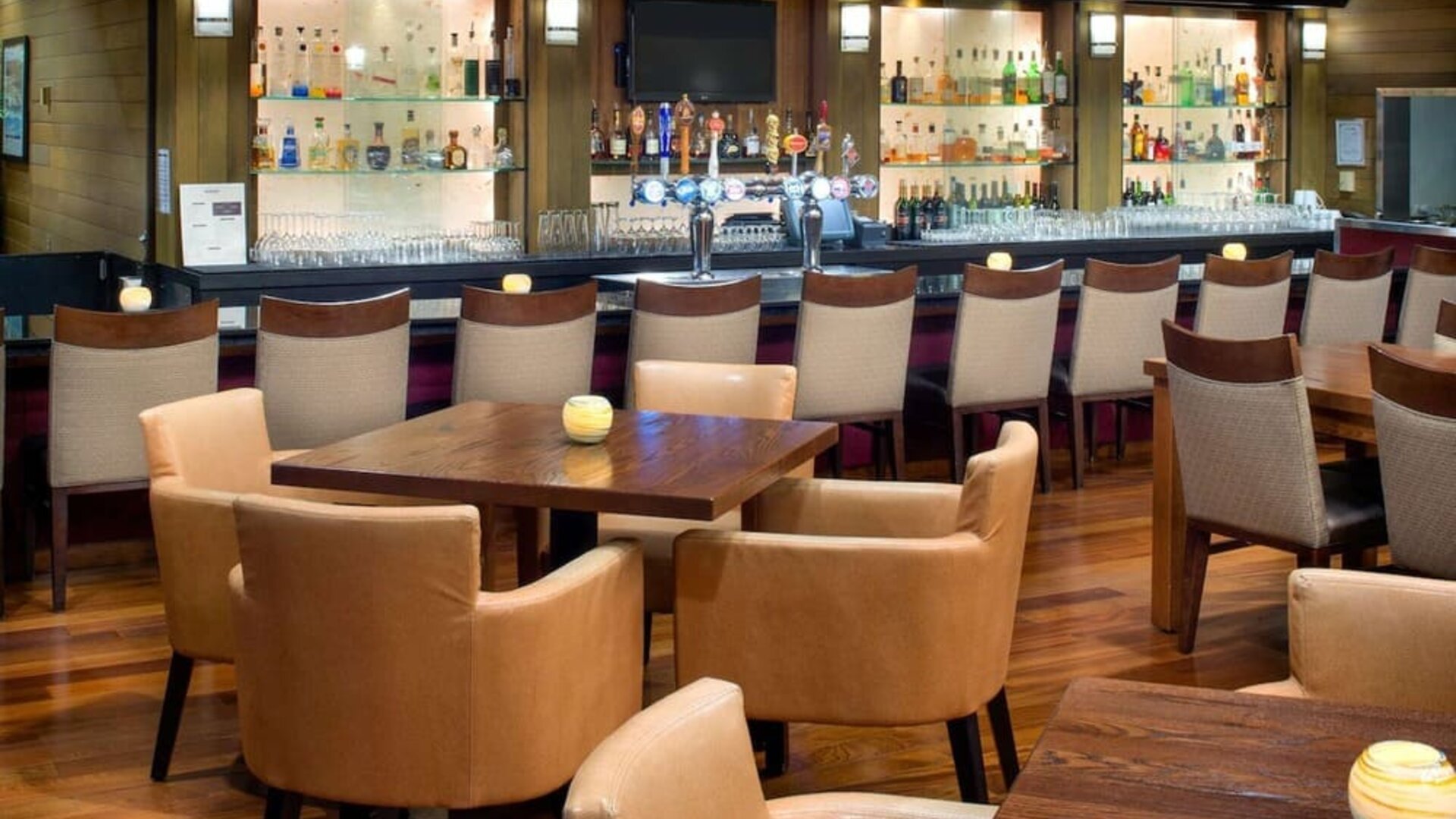 Dining room at the DoubleTree by Hilton Seattle Airport.