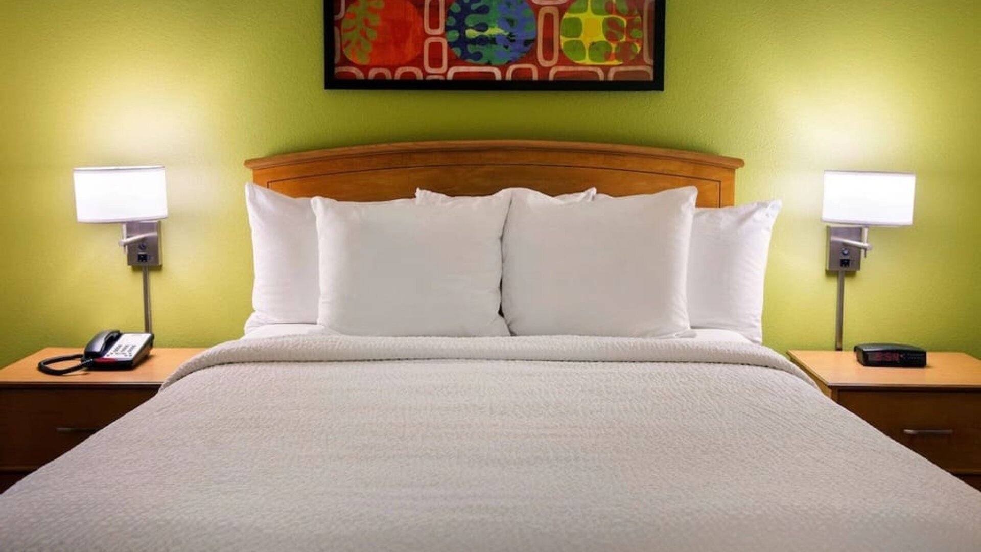 King pool at Sonesta Simply Suites Phoenix Scottsdale.