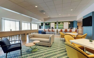 Lobby workspace at Sonesta Select Scottsdale At Mayo Clinic Campus.