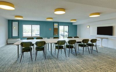 Professional meeting room at Sonesta Select Scottsdale At Mayo Clinic Campus.