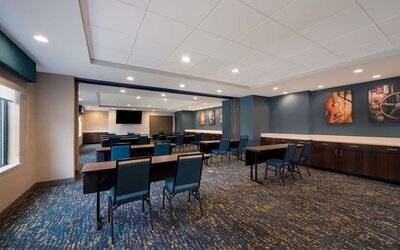 Meeting room at Hampton Inn Detroit Southfield.
