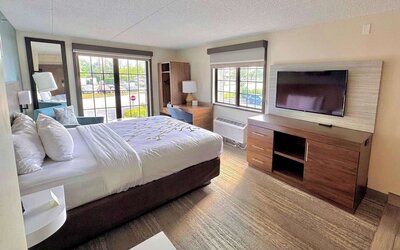 Day use room with workspace at Sleep Inn Oakbrook Terrace.