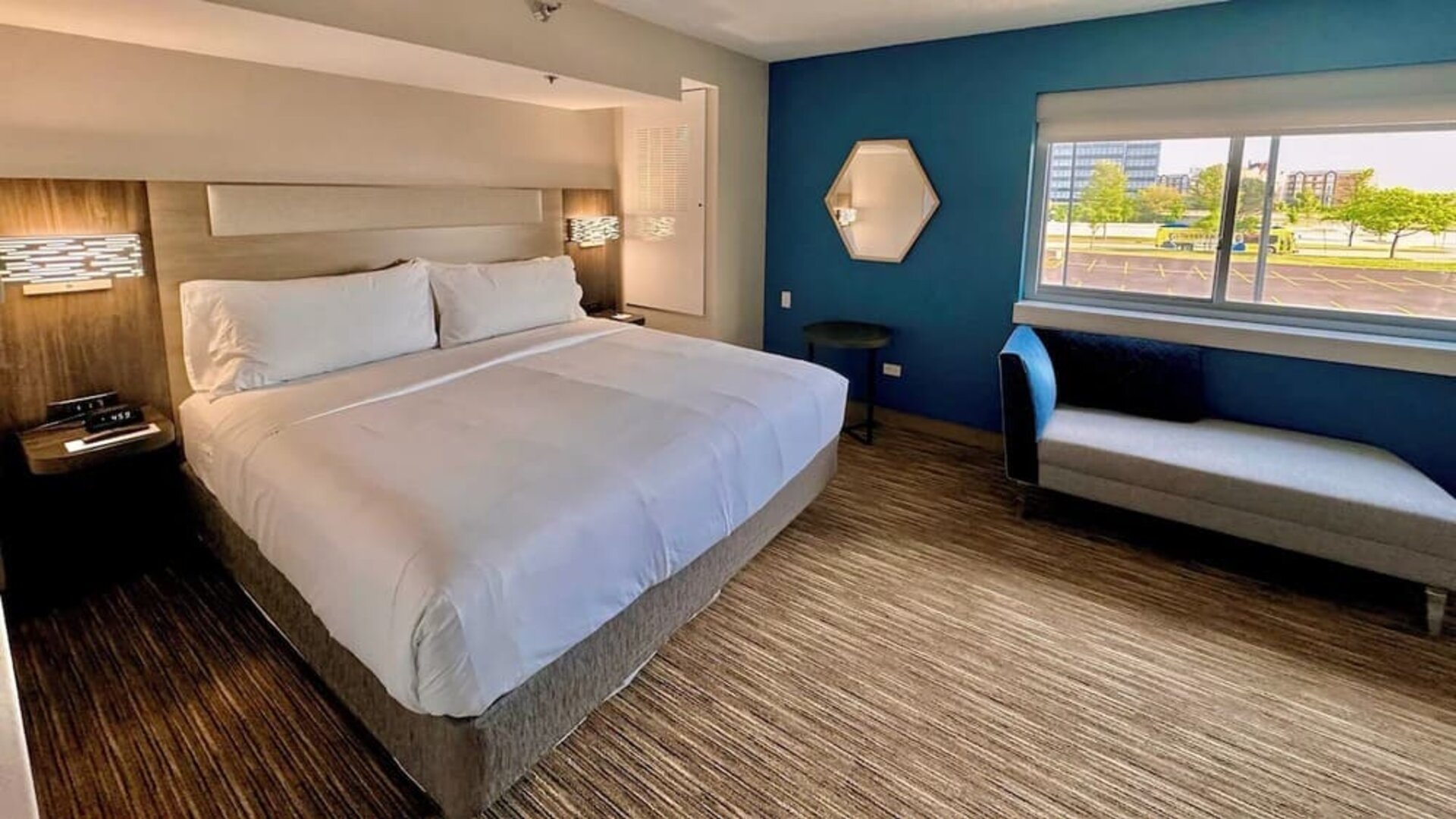 Day use room at Holiday Inn Express Chicago - Downers Grove.